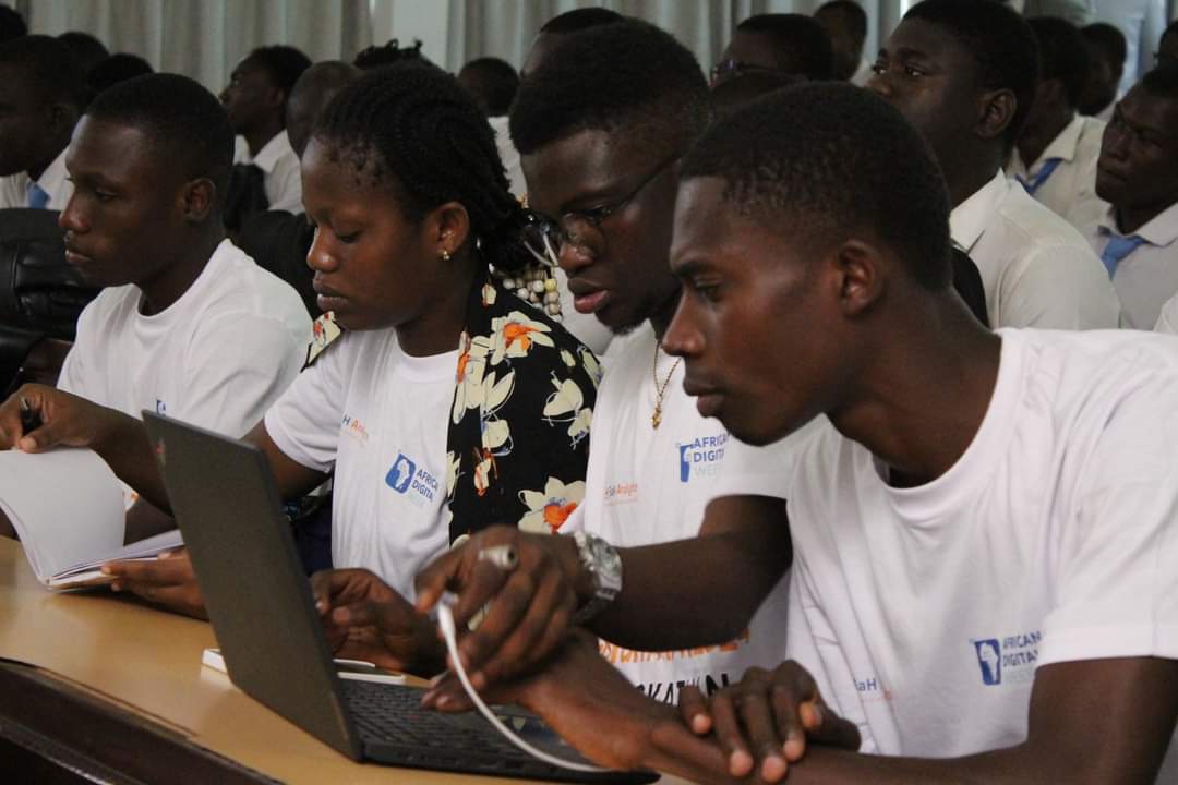 african-digital-week,-la-contribution-des-etudiants-ivoiriens-pour-la-tracabilite-des-matieres-premieres