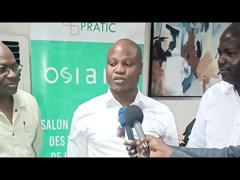 Le Gabonais Fulgence MENOUHO de Cabalou reçoit son prix et remercie Osiane [Challenge startup Bassin du Congo]