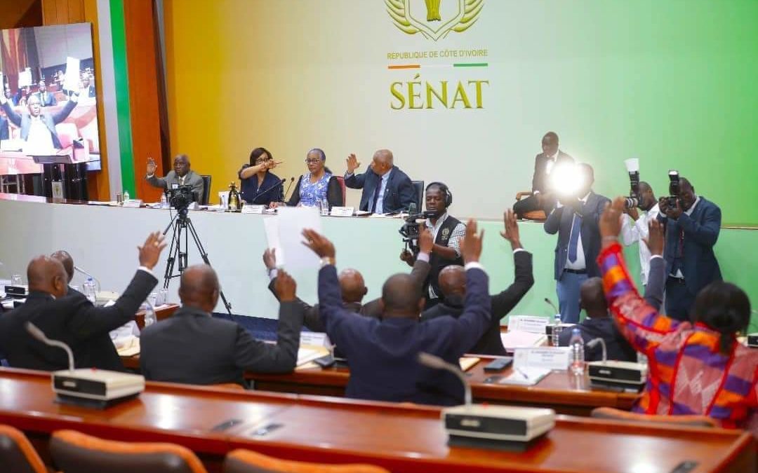 Côte d’Ivoire : Le projet de loi relatif aux communications électroniques adopté à l’unanimité par le Sénat